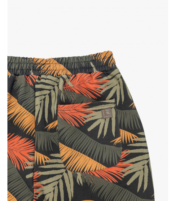 Jogger shorts with leaves