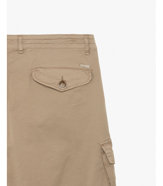 Wide leg cargo trousers