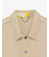 Overshirt stile militare con dettagli sfrangiati e tasche multiple.