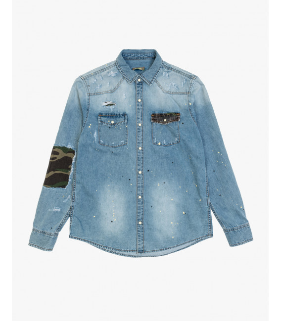 Camicia denim con patch e schizzi di vernice