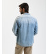 Camicia denim con patch e schizzi di vernice