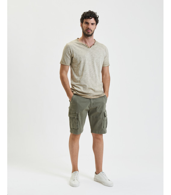 Moroccan neck t-shirt with buttons