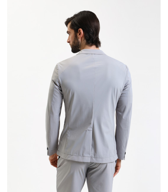 Wrinkle-free double breasted suit