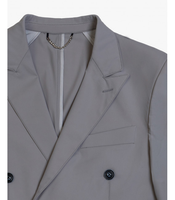 Wrinkle-free double breasted suit