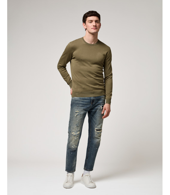 Light weight crewneck sweater