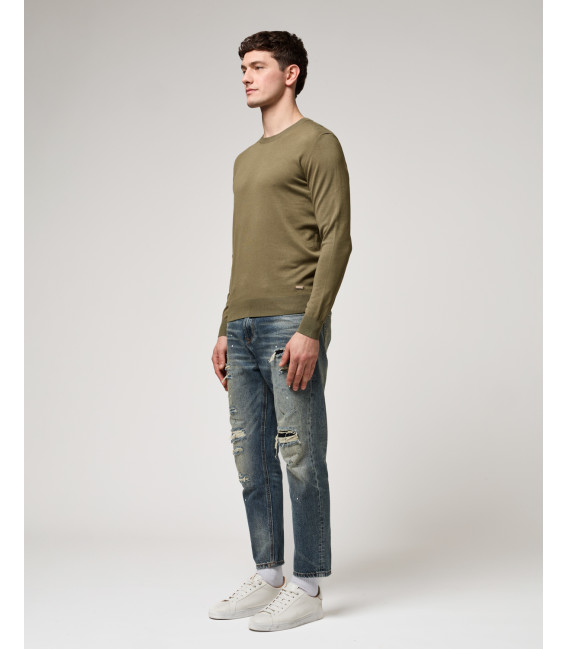 Light weight crewneck sweater