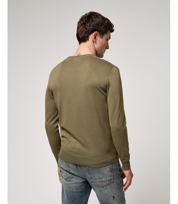 Light weight crewneck sweater