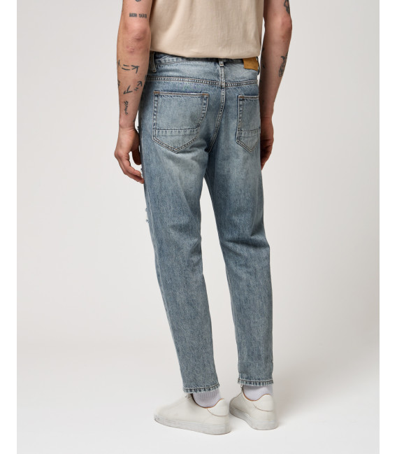 GRANT carrot fit jeans with rips and patches
