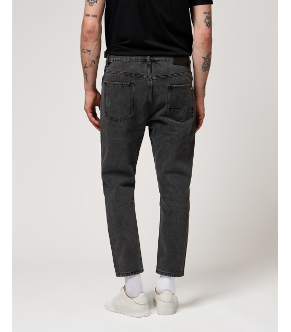 MIKE carrot cropped fit jeans with rips