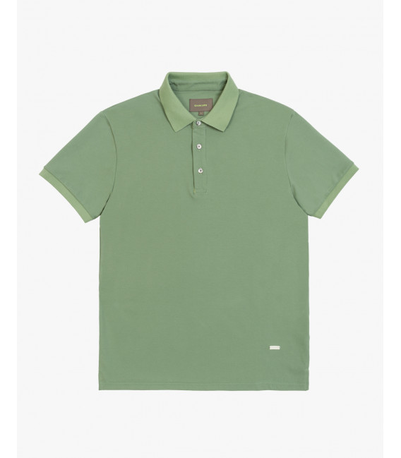 Piquet polo with patterned undercollar