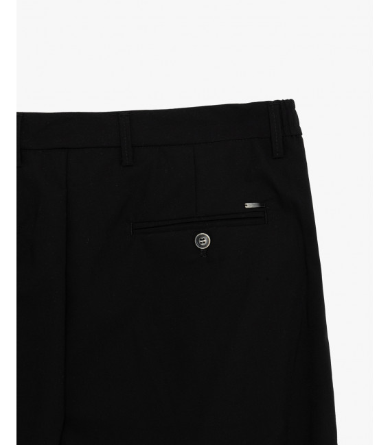 Relaxed fit trousers with pleats