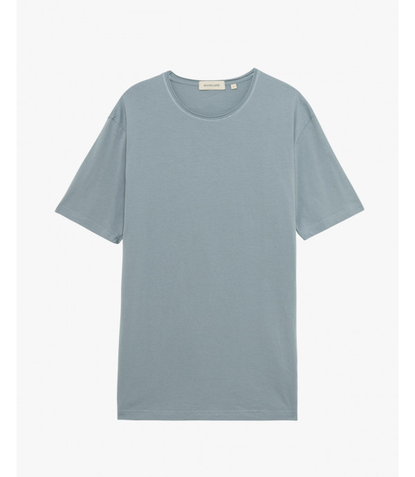 T-shirt with raw edges