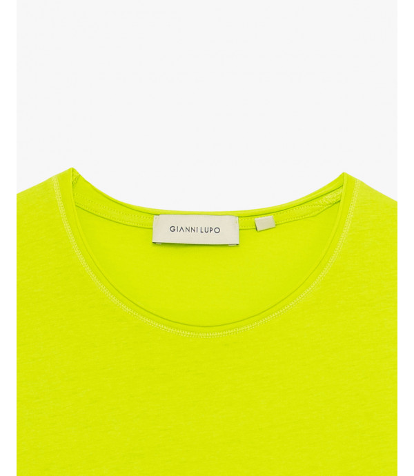 T-shirt with raw edges