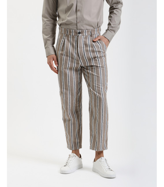 Pantalone relaxed fit a righe con pinces