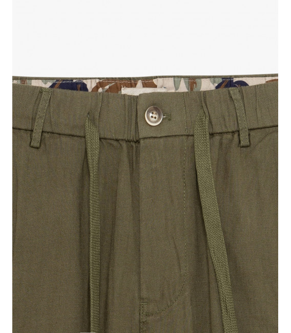 Casual shorts in linen