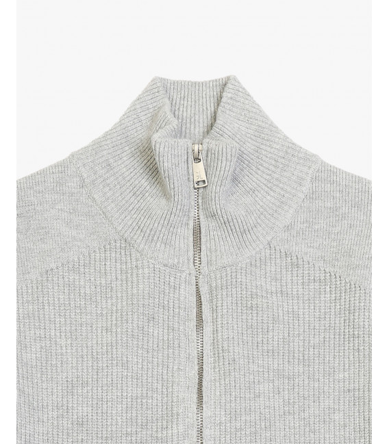 Knitted cardigan with zip