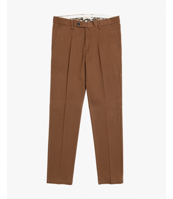 Basic chinos with sartorial details