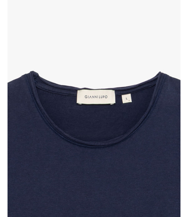 T-shirt with raw edges