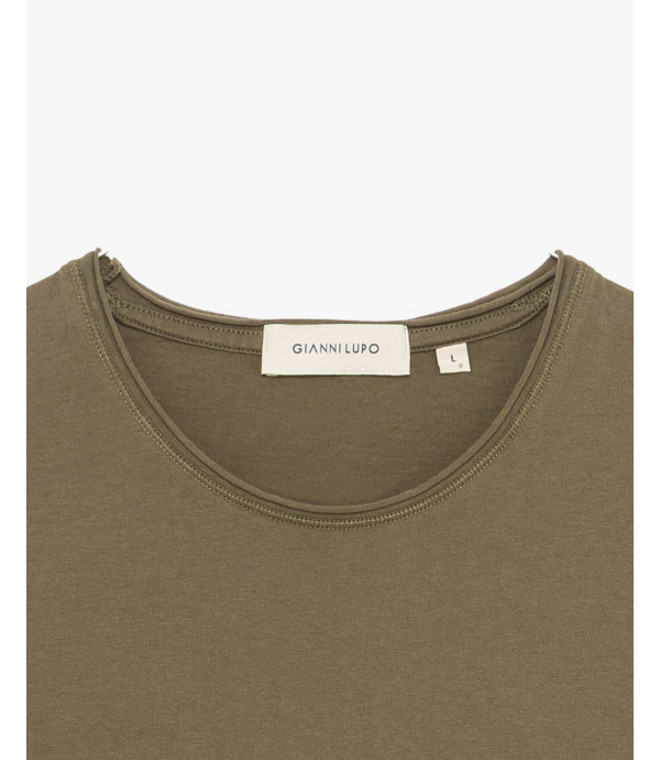 T-shirt with raw edges