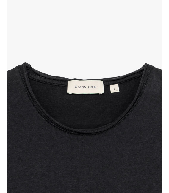 T-shirt with raw edges