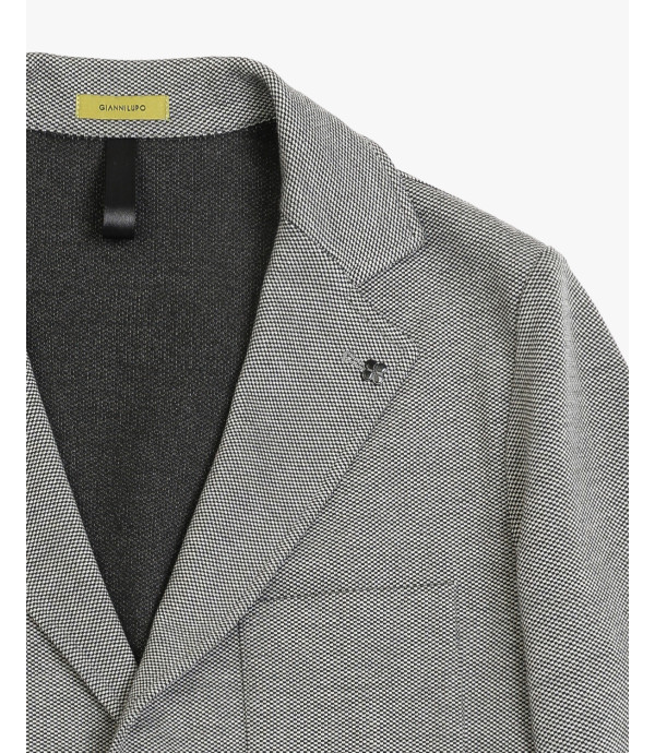 Single-breasted blazer in textured fabric