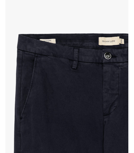 Pantaloni slim fit