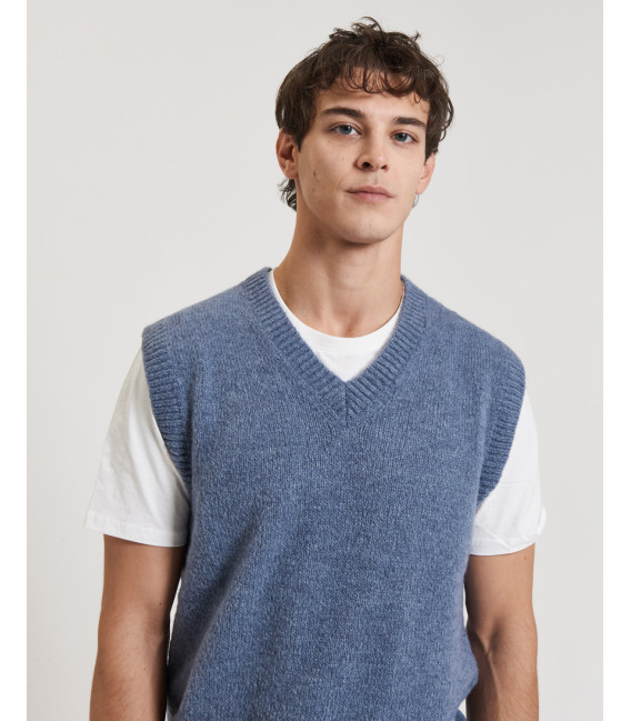 Sleeveless knit vest in wool blend
