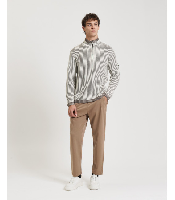 Pantaloni carrot fit