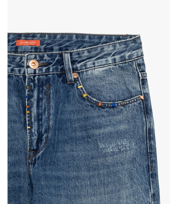 GRANT100 carrot fit jeans in medium wash with emboideries