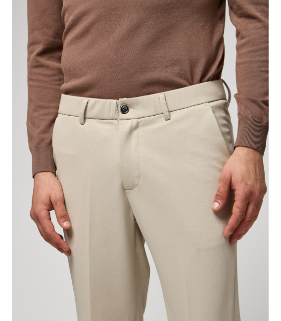 Elastic waist carrot fit trousers