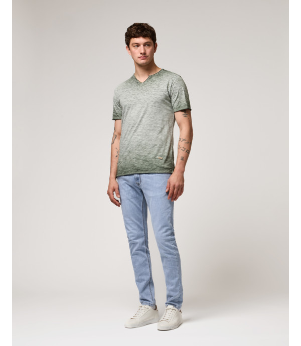 T-shirt collo marocchino con bottoni