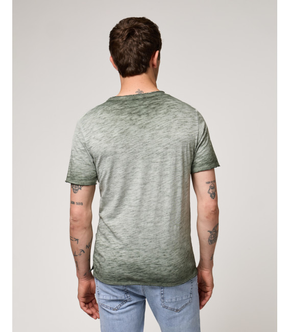 T-shirt collo marocchino con bottoni