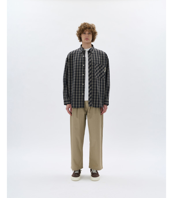 Pantaloni con pince e fibbie laterali