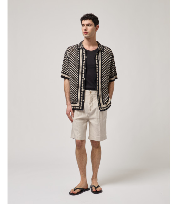 Knit shirt with contrasting pattern