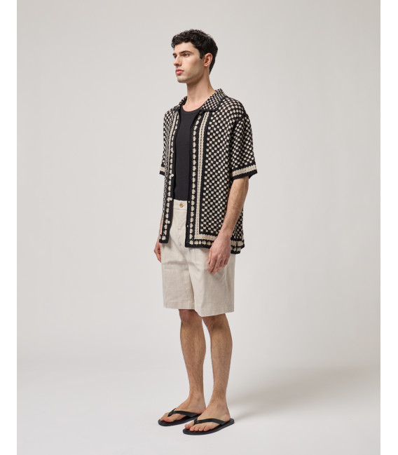 Knit shirt with contrasting pattern