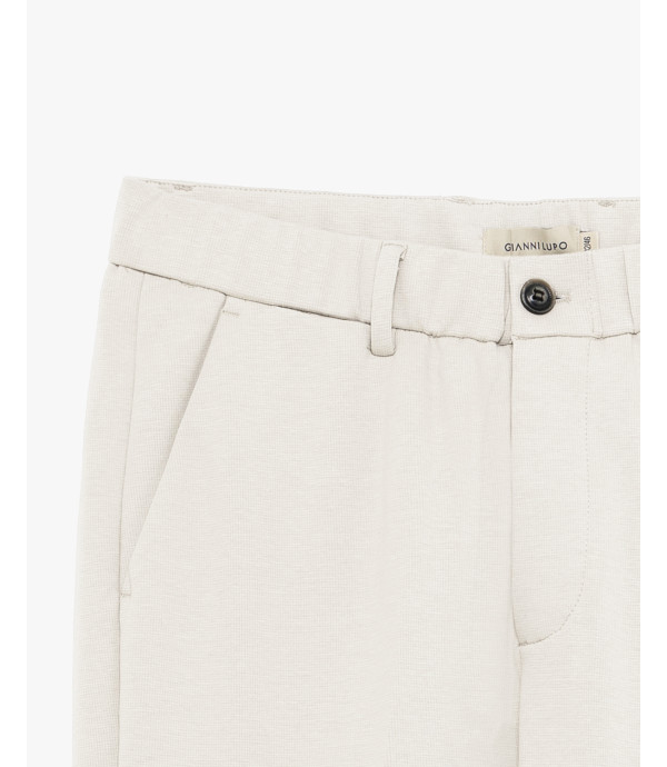 Pantaloni carrot fit con vita elasticizzata