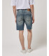 Bermuda in denim con lavaggio used e dettagli destroyed
