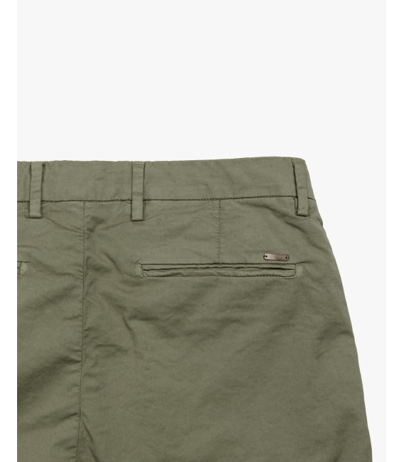 Basic chinos shorts