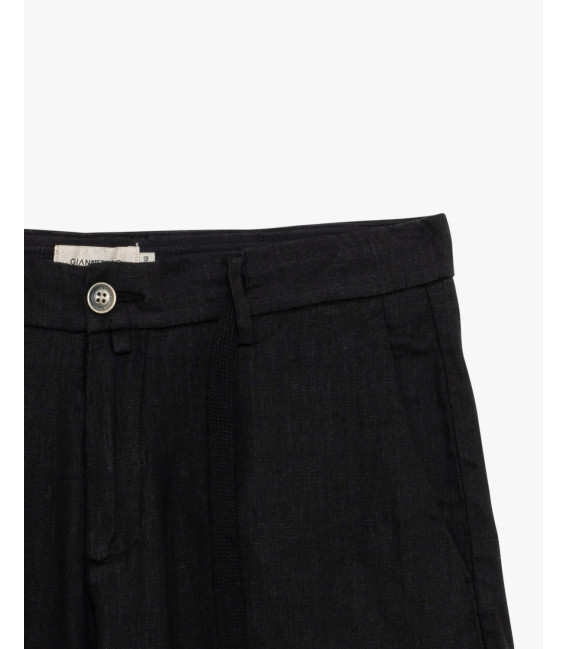 Linen shorts with drawstring