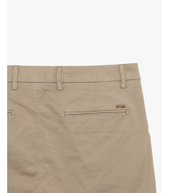 Basic chinos shorts