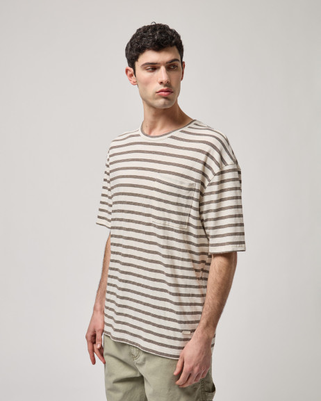 T-shirt a righe con taschino